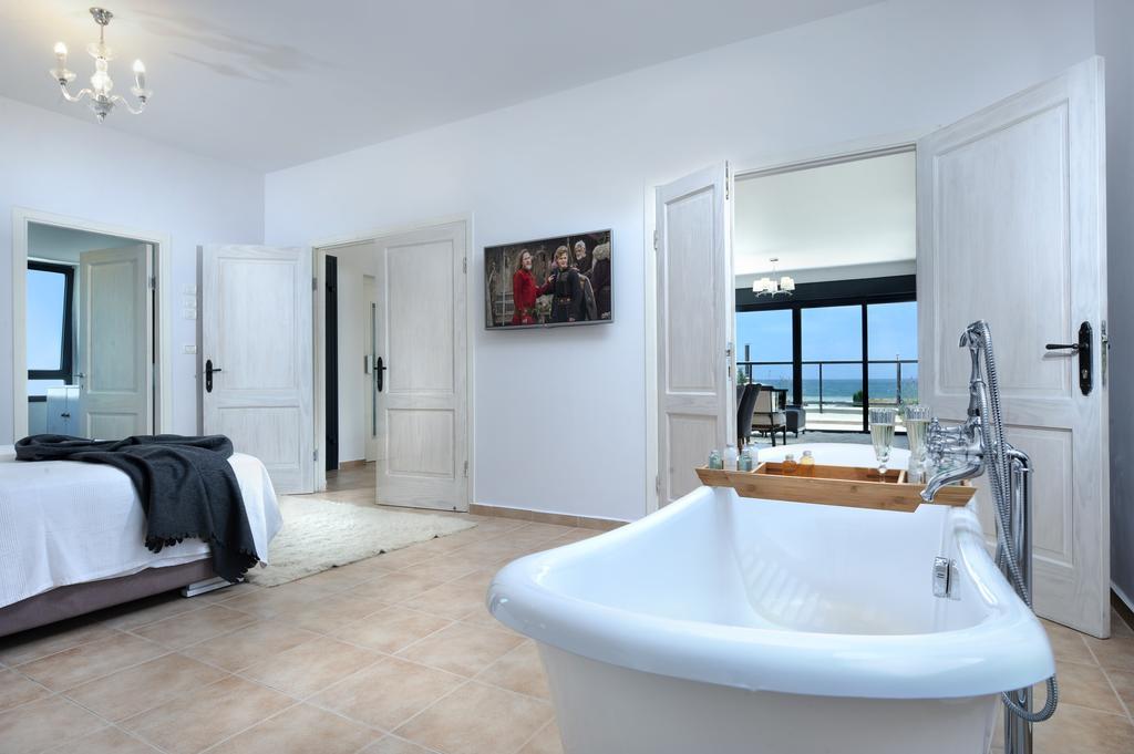 Yamim Suites On The Beach 沙韦锡安 外观 照片