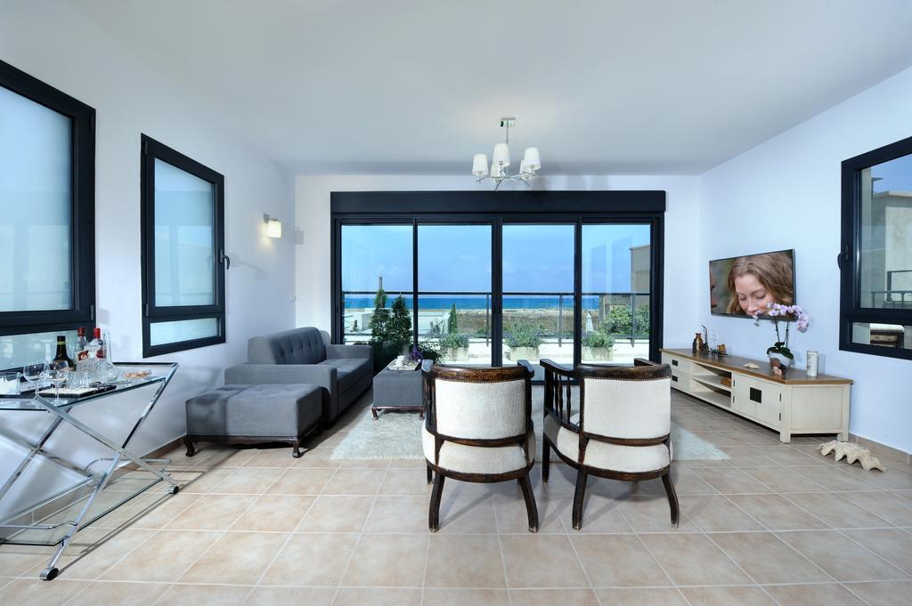 Yamim Suites On The Beach 沙韦锡安 外观 照片